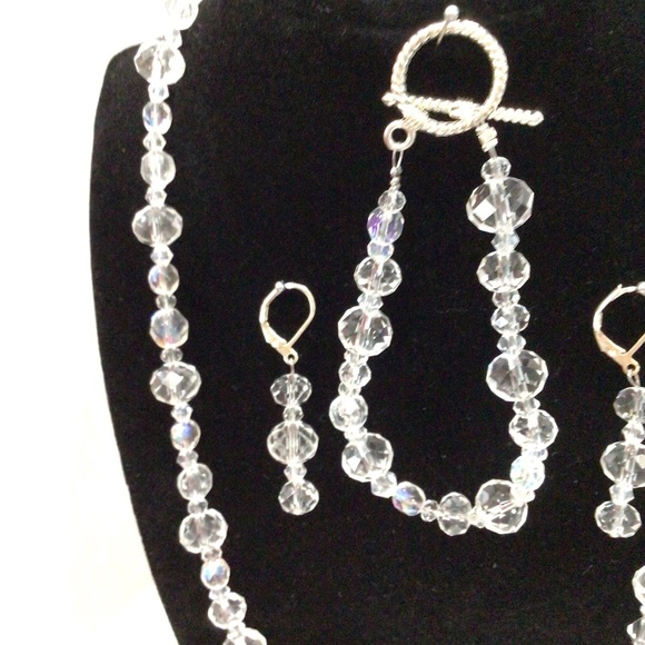 Elegant Handmade Crystal Beaded Necklace, Bracelet, Earring Set - Picture 2 of 7